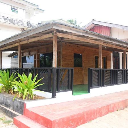 Alfresco Beach Hotel Uppuveli Exterior photo